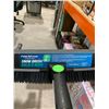 Image 4 : Polar Xtreme Telescoping Snow Brush 147 cm (58 in) with Scraper