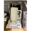 Image 2 : Simple Modern 40oz Trek Tumbler with Straw Lid and Handle