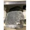 Image 1 : Kirkland Signature Queen Size Plush Blanket, Gray