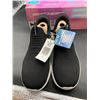 Image 3 : Skechers Women’s Slip-On Black Shoes Size 8 With Memory Foam