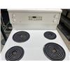 Image 2 : GE 30'' Electric Range - Coil - White