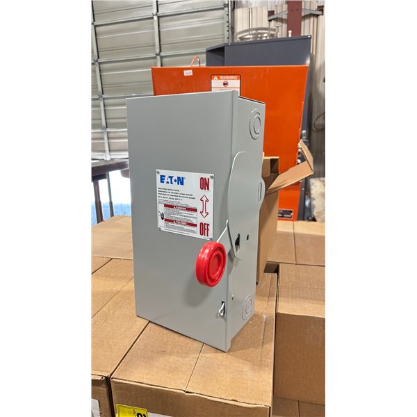 PAIR OF EATON HEAVY DUTY SAFETY SWITCHES MODEL NUMBER 1HD362 ( 2 BOXES )