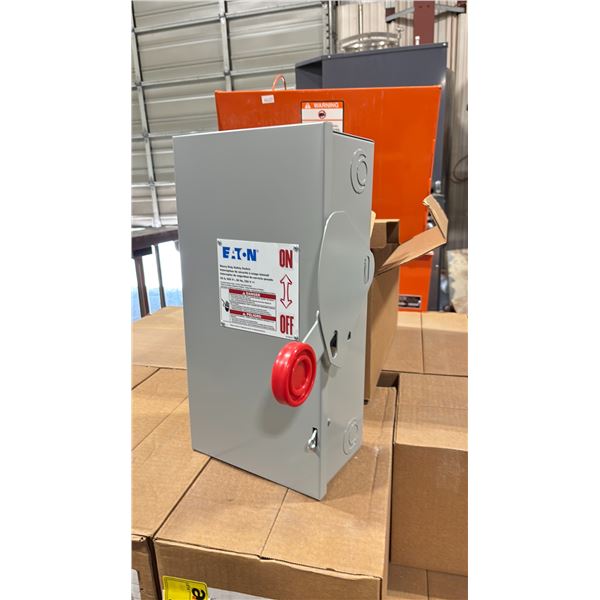 PAIR OF EATON HEAVY DUTY SAFETY SWITCHES MODEL NUMBER 1HD362 ( 2 BOXES )