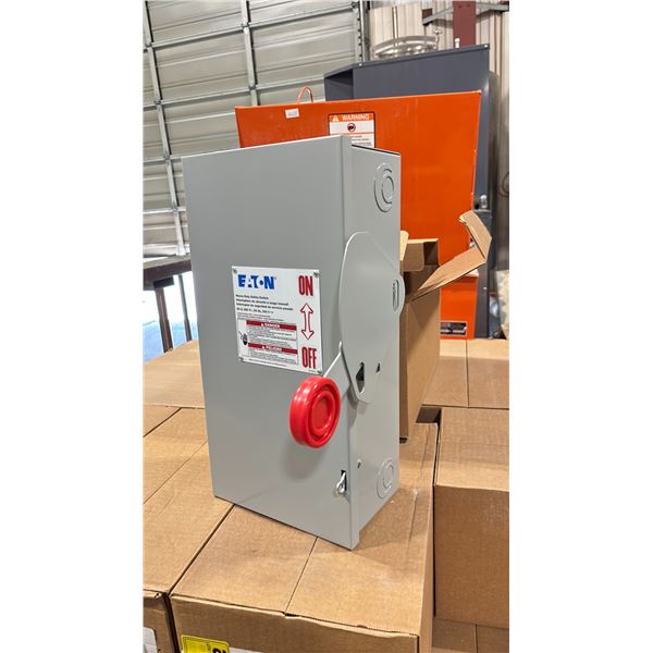 PAIR OF EATON HEAVY DUTY SAFETY SWITCHES MODEL NUMBER 1HD362 ( 2 BOXES )