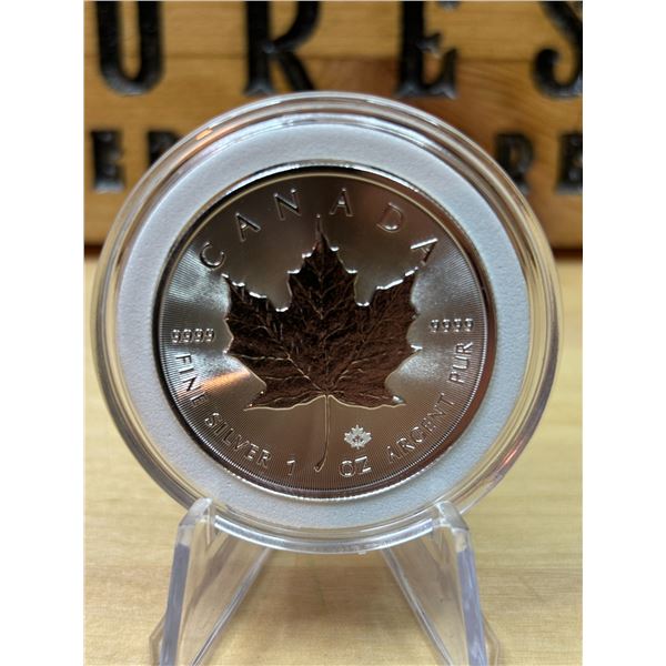 Lot 23-1) 1 oz Canadian Maple 2022 Silver