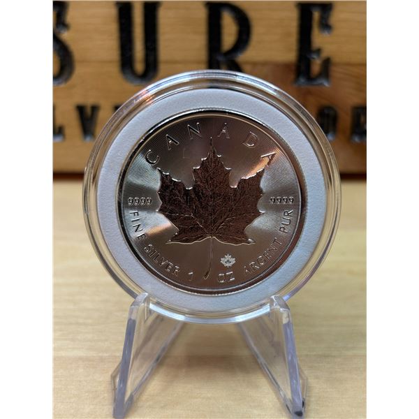 Lot 34-1) 1 oz Canadian Maple 2022 Silver