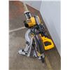 Image 2 : *DeWalt Electric 12" Double Bevel Sliding Compound Miter Saw