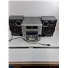 Image 1 : RCA 5-CD Changer Stereo & Pair Speakers - Powers On