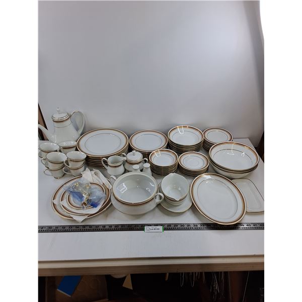 Noritake "Doral Maroon" Fine China from Philippines - Full Set