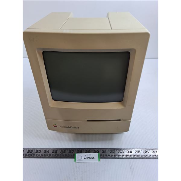 MacIntosh Classic II - No Power Cord - Consignor Says Video Problem - As is