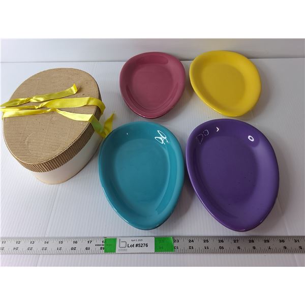 Egg Shaped Plates 10" & Storage Box