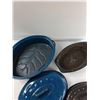 Image 3 : (2) Speckled Enamel Roasters w/ Lids