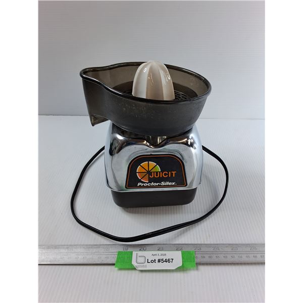 Juicit Electric Juicer- Powers On