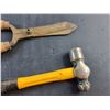 Image 3 : Garden Shears and Hammer