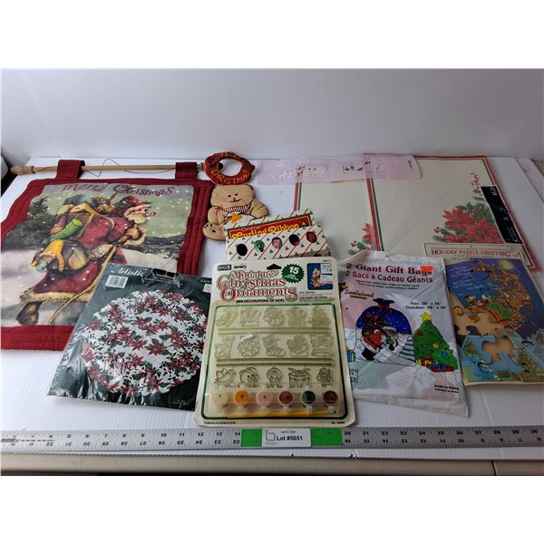 Christmas Lot- Placemats, Gift Bags, Stencils, Misc.