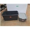 Image 1 : *Plastic Tote and Rubbermaid Roughneck Container with Lid