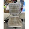 Image 3 : AS NEW PRESSURE COOKER AND SUNBEAM 4 SLICE WAFFLE IRON