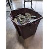 Image 2 : TOTE OF JOIST HANGERS