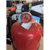 Image 2 : 3 FIRE EXTINGUISHERS 2 ARE FULLY CHARGED
