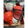 Image 3 : TOTE OF SAFETY ROPES AND SAFETY HARD HATS