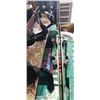 Image 2 : SNOWBOARD WITH BINDINGS AND PAIR OF SKIS