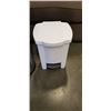 Image 2 : 2 STEP GARBAGE CANS