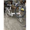 Image 2 : VOYAGEUR FOLDING BIKE WITH TIRE AND TUBE
