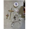 Image 2 : BOX OF RELIGEOUS JEWELRY MEDALLION MARKED 999
