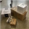 Image 1 : 4PC BATRHROOM ACCESSORY KIT, 2 TISSUE BOXES, SHOWER HOOKS AND NAPKIN RINGS