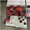 Image 2 : 2 XMAS LIGHTS 300PK, 100 AND 50 PACK WITH RED DECORATIVE BALLS