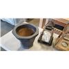 Image 2 : 3 LANTERNS AND PLANTER POT