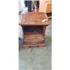 Image 2 : PAIR OF VILAS 1 DRAWER NIGHTSTANDS