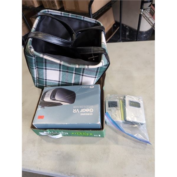 SAMSUNG GEAR VR, COMPUTER SPEAKER SET AND 4 UNTESTED MPS PLAYERS