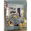 Image 2 : 4 NEW QUEEN PILLOW SHAMS, AND 2 NEW QUEEN SIZE SHEET SETS, 2 TWIN SIZE SHEET SETS