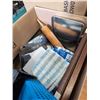 Image 2 : LOT OF FRYING PANS AND KITCHEN ITEMS