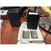 Image 1 : 2 ENERGY BOOKSHELF SPEAKERS