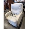 Image 1 : ELCTRIC RECLINING CHAIR