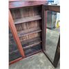 Image 2 : VINTAGE 2 DOOR DISPLAY CABINET WITH KEY