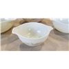 Image 2 : SET OF 4 VINTAGE PYREX MIXING BOWLS