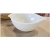 Image 3 : SET OF 4 VINTAGE PYREX MIXING BOWLS