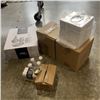Image 1 : 4PC BATRHROOM ACCESSORY KIT, 2 TISSUE BOXES, SHOWER HOOKS AND NAPKIN RINGS