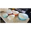 Image 2 : BOX OF PYREX DISHES
