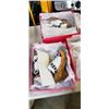 Image 2 : 6 PAIRS OF DEZARIO SHOES, SIZE 5