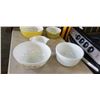 Image 2 : BOX OF PYREX DISHES