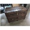 Image 1 : VINTAGE TRUNK