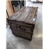 Image 2 : VINTAGE TRUNK