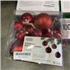 Image 2 : 2 XMAS LIGHTS 300PK, 100 AND 50 PACK WITH RED DECORATIVE BALLS