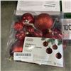 Image 2 : 2 XMAS LIGHTS 300PK, 100 AND 50 PACK WITH RED DECORATIVE BALLS