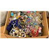 Image 1 : MISC COSTUME JEWELRY