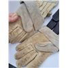 Image 7 : Lot of Leather and Work Gloves